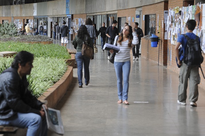 Imagem - Aprovado projeto que regulamenta sistema de cotas raciais e sociais nas universidades