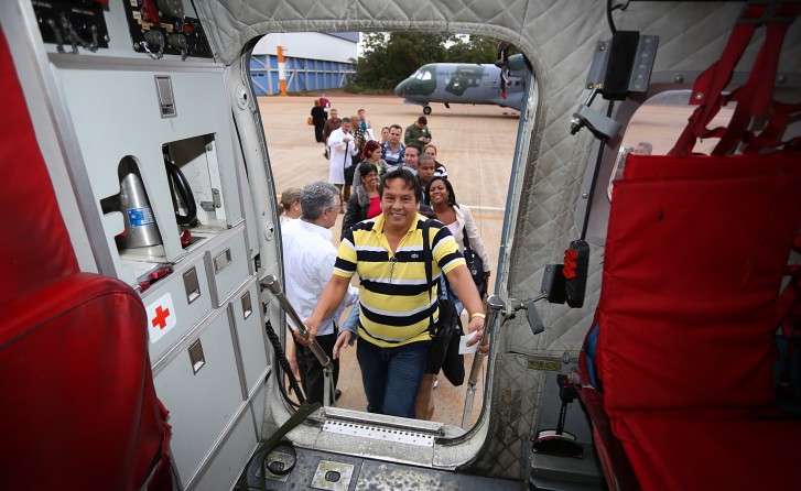 Médicos cubanos são encaminhados para os locais onde atuarão no programa Mais Médicos