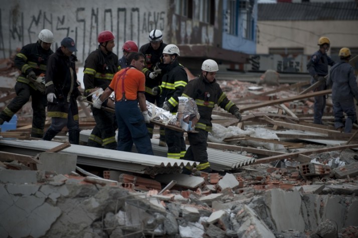 Desabamento de prédio deixa mortos e feridos em São Mateus, na zona leste de São Paulo