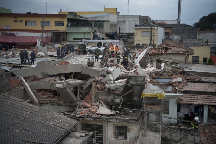 Desabamento de prédio deixa mortos e feridos em São Paulo