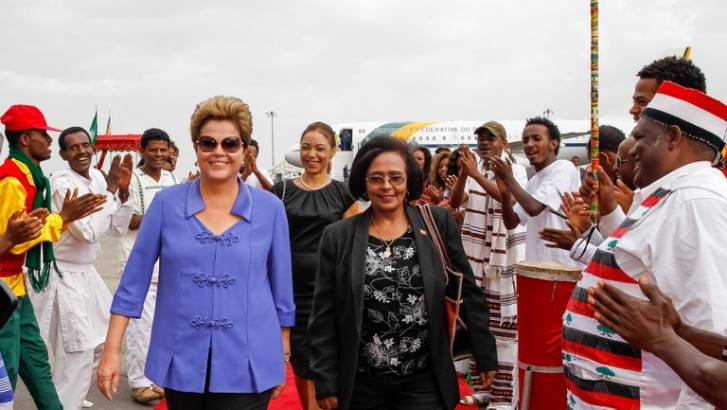 Presidenta Dilma Rousseff durante sua chegada a Adis Abeba
