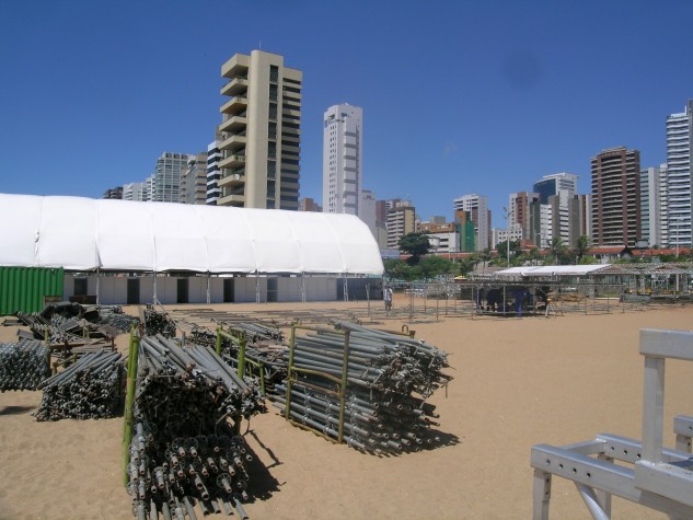 Montagem da Fan Fest em Fortaleza