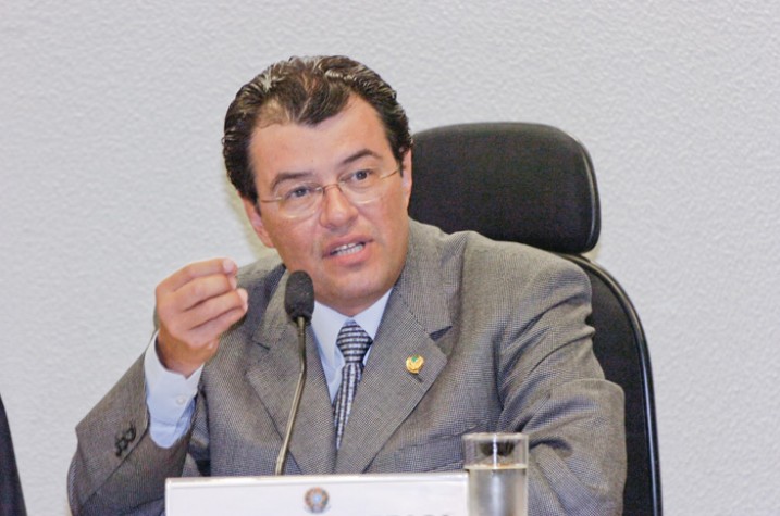 O ministro de Minas e Energia, Eduardo Braga
