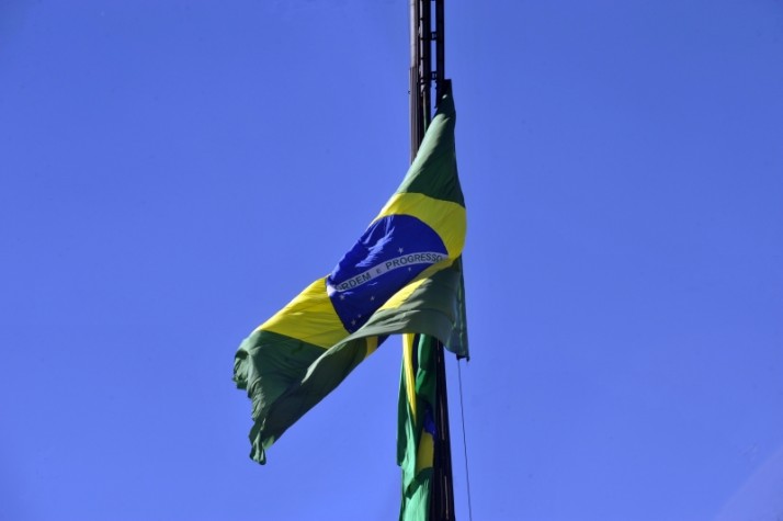 Cerimônia de troca da Bandeira Nacional na Praça dos Três Poderes