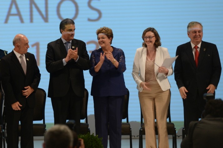  A presidenta Dilma Rousseff participa da cerimônia de entrega do Prêmio Direitos Humanos 2013, durante o Fórum Mundial de Direitos Humanos