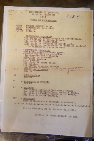 Ficha de registro da entrada do ex-deputado Rubens Paiva, desaparecido em 1971, no DOI-Codi, datada de 21 de janeiro de 1971. 