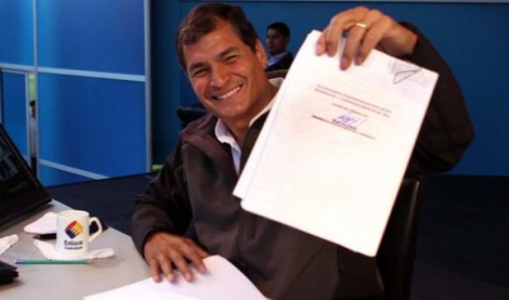 Rafael Correa assina Lei de Comunicação do Equador