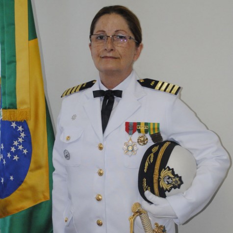Dilma nomeia primeira mulher oficial da Marinha