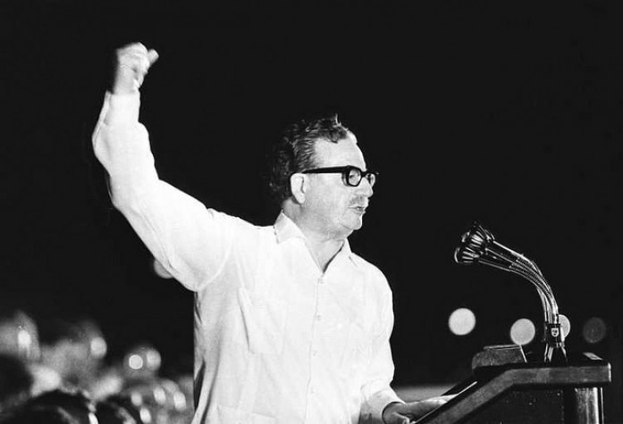 Salvador Allende durante discurso no Chile
