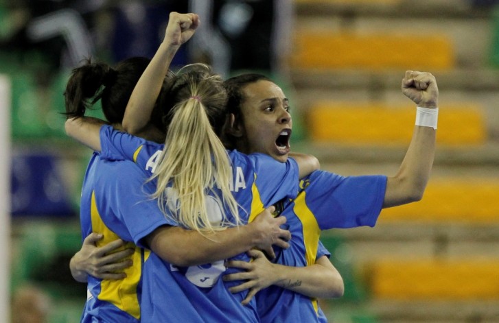 Jogadoras da seleção feminina de futsal vencem Portugal na final do Mundial