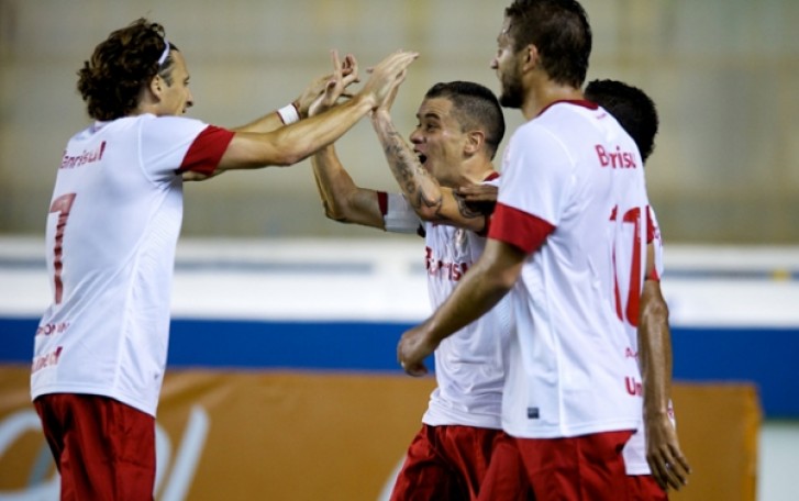 Fórlan e D'Alessandro marcaram os gols da vitória do Internacional contra o Fluminense