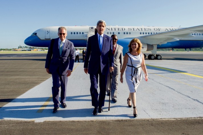Havana, Cuba- O secretário de Estado norte-americano, John Kerry, chega ao aeroporto de Havana 