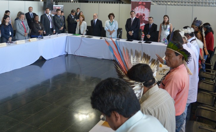 lideranças indígenas participam da reunião da CNPI
