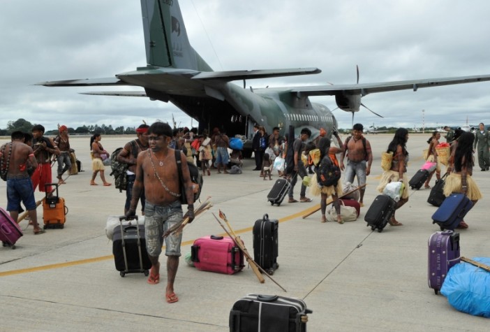 Índios munduruku chegam à Brasília para reunião com governo