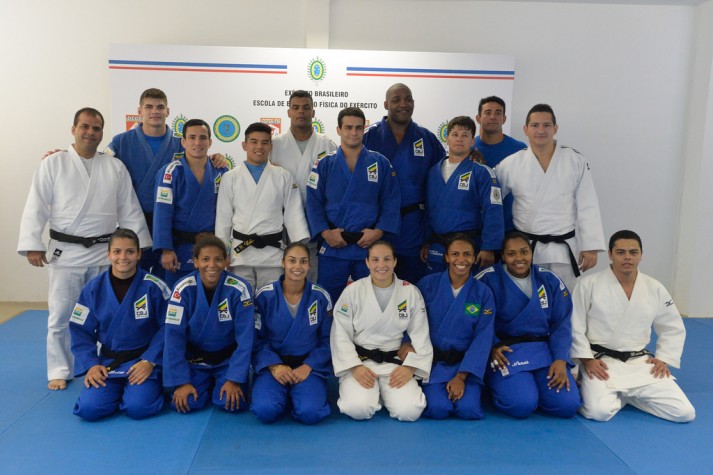 Equipe mimiltar brasileira de judô durante treinamento no Rio de Janeiro