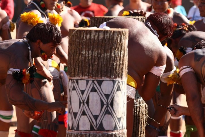 Indígenas dão adeus aos mortos neste fim de semana no ritual Kuarup