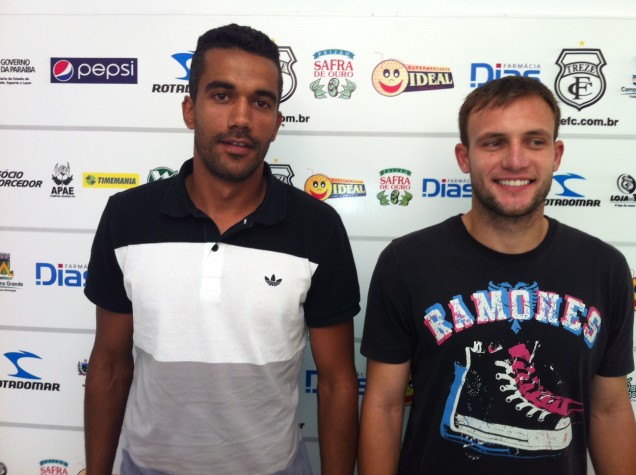 Marco Tiago (esquerda) e Escobar (direita) são os novos jogadores do Treze