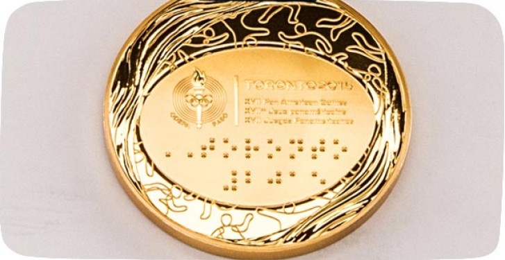 Detalhe da medalha de ouro dos Jogos de Toronto 2015