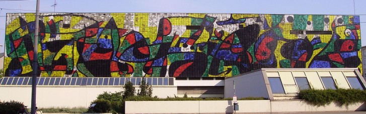 Muro cerâmico de Joan Miró no Wilhelm-Hack-Museum, na Alemanha
