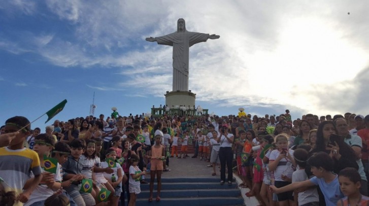 População de Morrinhos espera a chegada da tocha olímpica