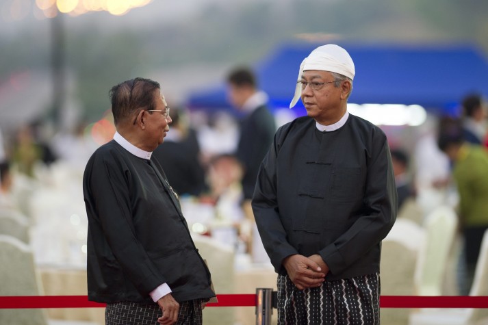 Mianmar empossa Htin Kyaw, primeiro presidente civil desde 1962