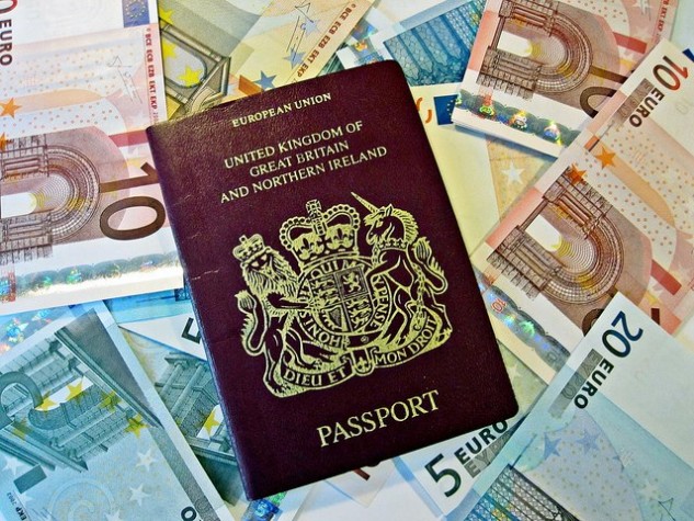 Passaporte e euros