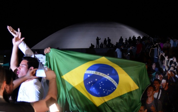 Protesto em Brasília reuniu milhares em frente ao Congresso Nacional