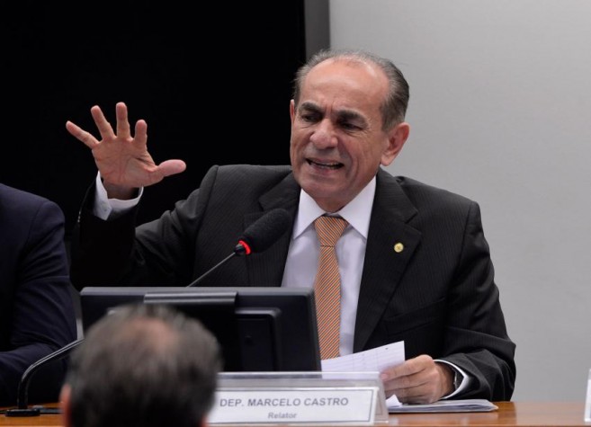 O relator da Comissão Especial da Reforma Política, deputado Marcelo Castro (PMDB-PI)