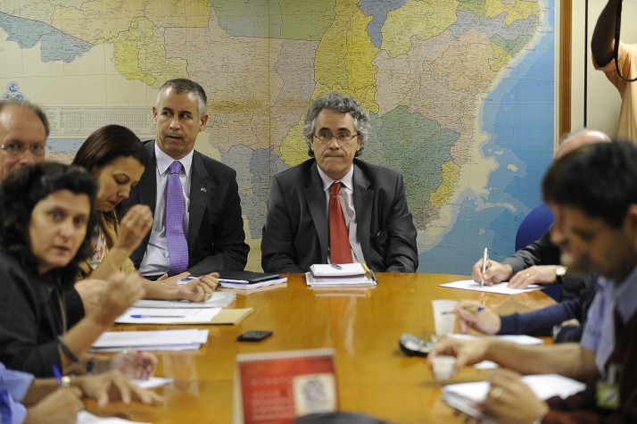 Reunião de grevistas com o secretário de Relações do Trabalho, Sérgio Mendonça