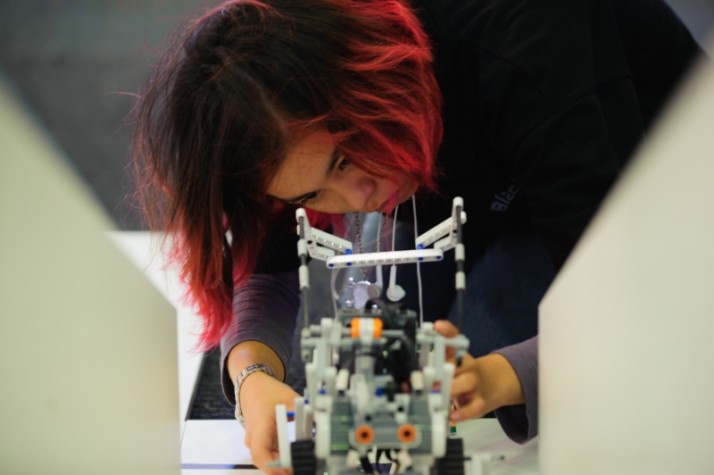 Equipes de escolas públicas e privadas do estado de São Paulo desenvolvem projetos de robótica