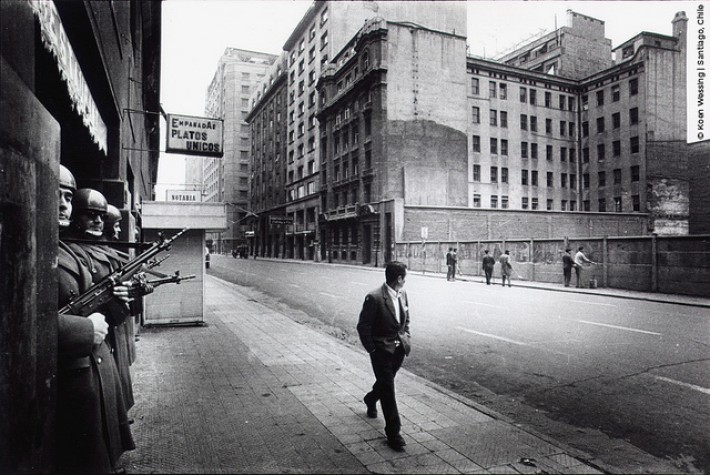 Ruas de Santiago após o golpe militar no Chile em 1973