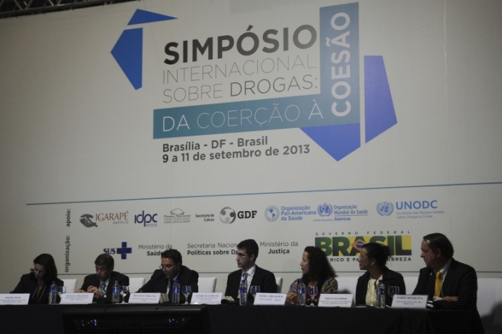 Abertura do Simpósio Internacional sobre Drogas: da coerção à coesão