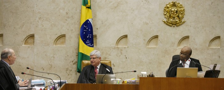 Ministro Celso de Mello cumprimenta o novo procurador-geral da República, Rodrigo Janot.