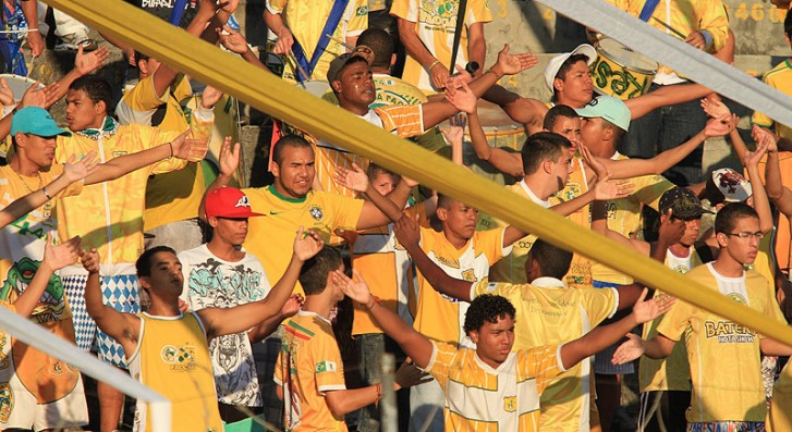 Torcida do Brasiliense na Boca do Jacaré