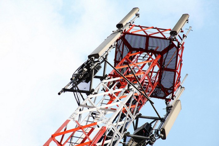 Imagem - Governo discutirá com prefeitos unificação de leis sobre antenas de celulares