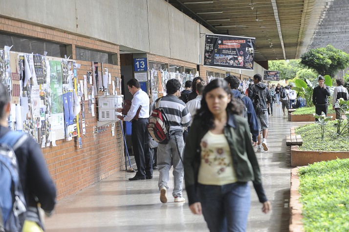 Estudantes - UnB